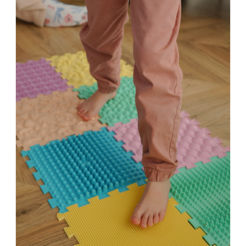 Mata sensoryczna do masażu stóp "Puzzle Mix" Pastel 12 elementów